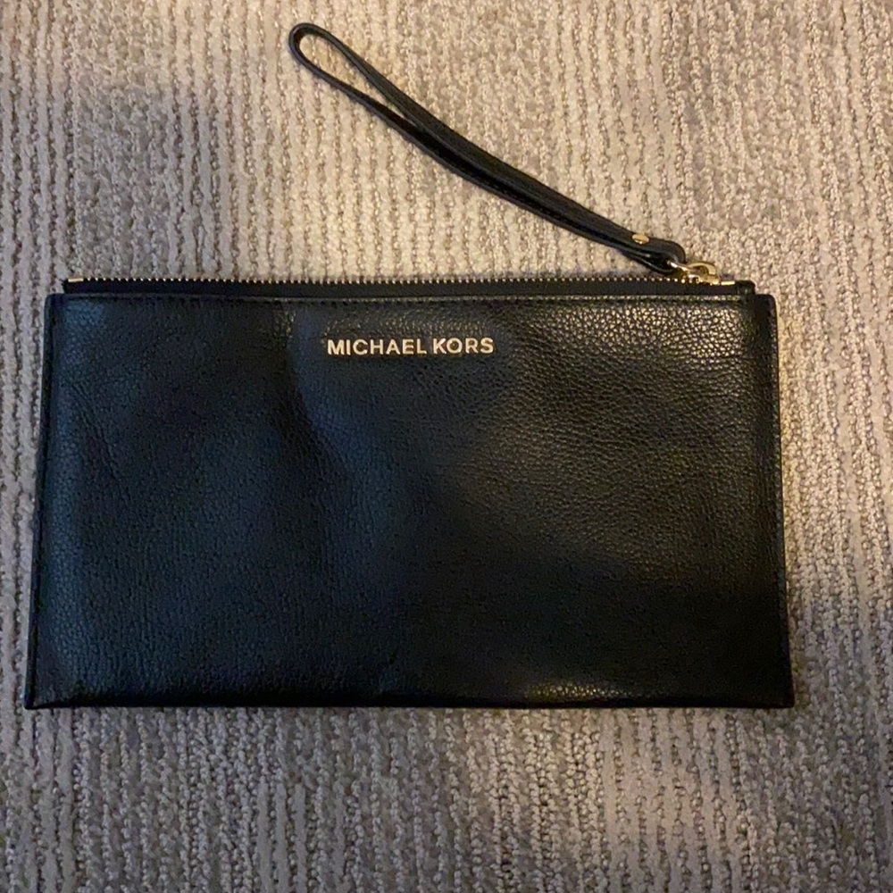 Michael Kors medium wristlet
